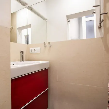 21crm1068 - Fantastic & Tipical Catalonian 2br Flat Apartment Barcelona